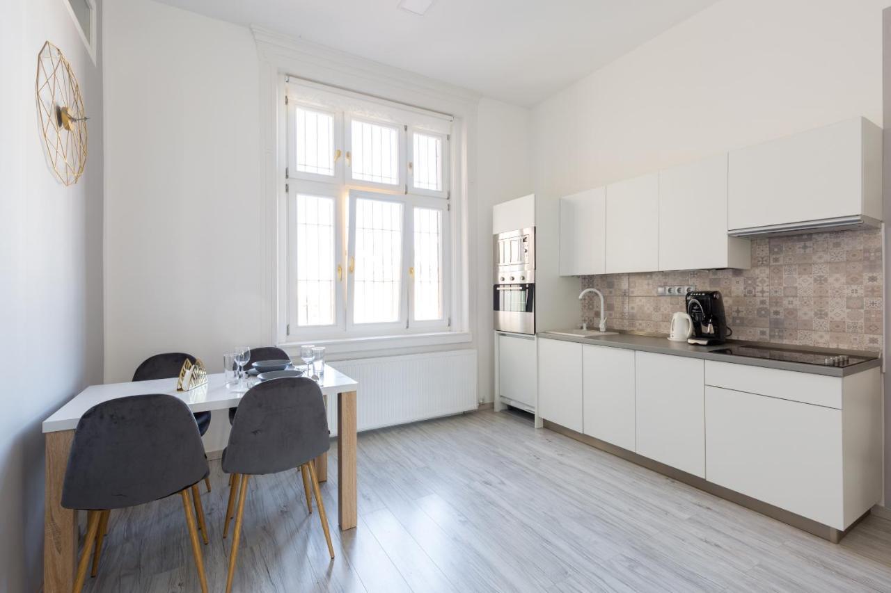 Designer Apartment On The Budapest Broadway With 2Br And Ac 외부 사진